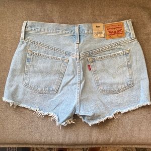 LEVIS 501 DENIM SHORTS - HIGH RISE - size 29